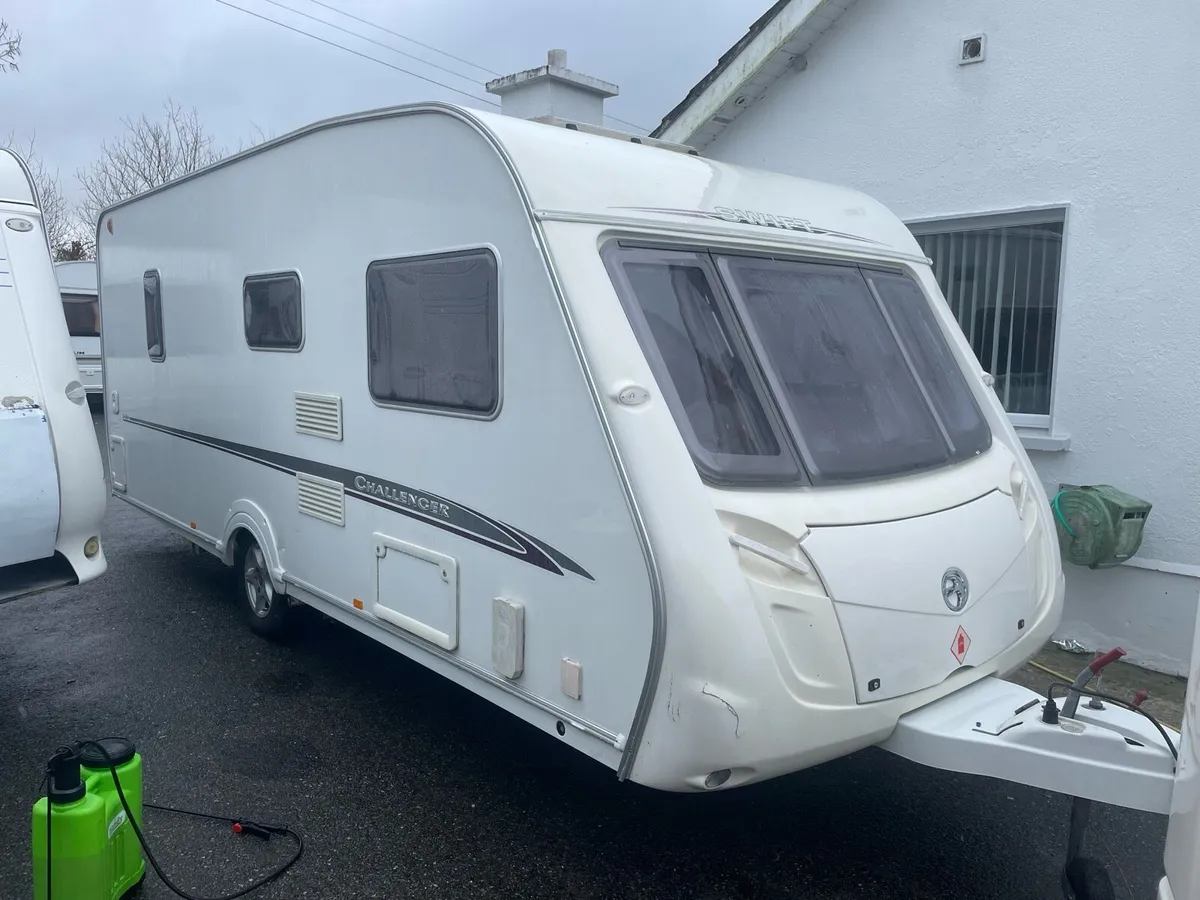 4 birth  Fixed bed caravan - Image 2