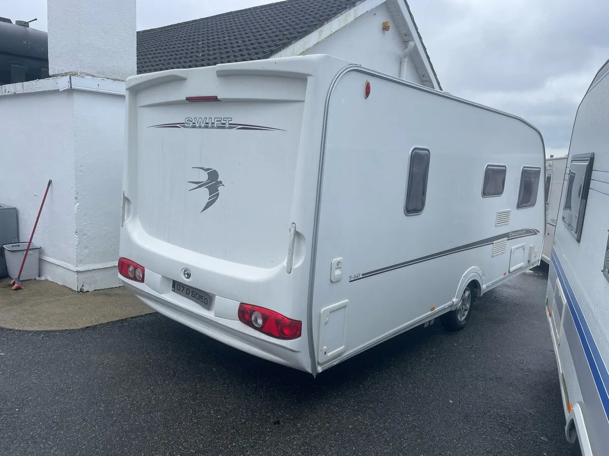 4 birth  Fixed bed caravan - Image 3