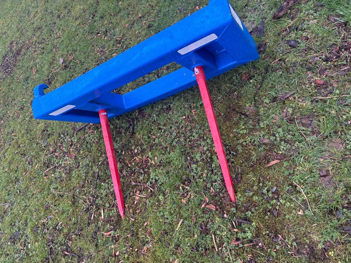 Bale spike - Image 2