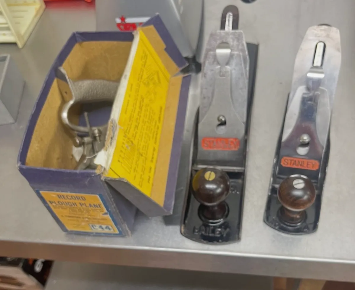 Various wood planes. - Image 1