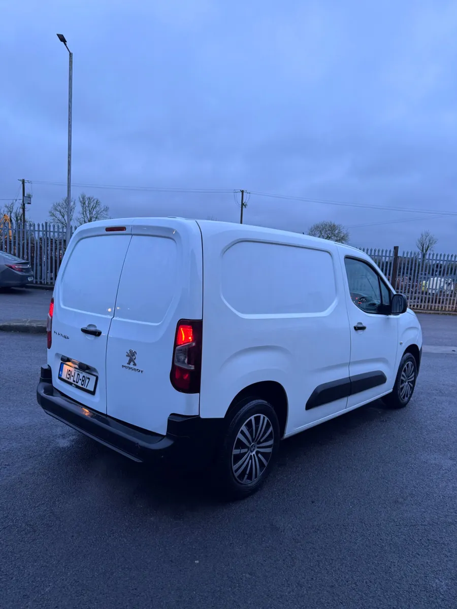 2019 Peugeot Partner - 1 YEAR TEST AND TAX - Image 4