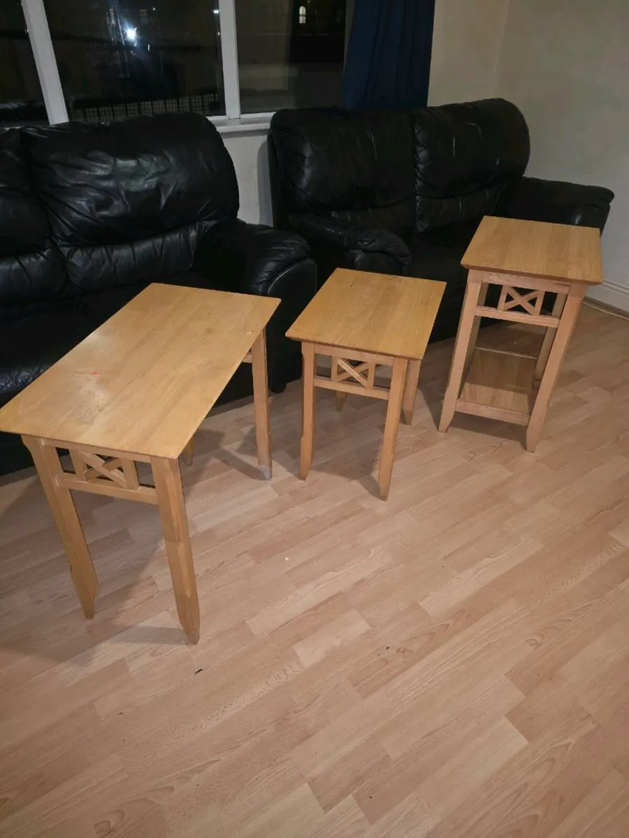 3 wooden coffee tables - Image 1