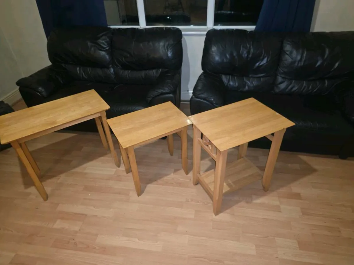 3 wooden coffee tables - Image 2