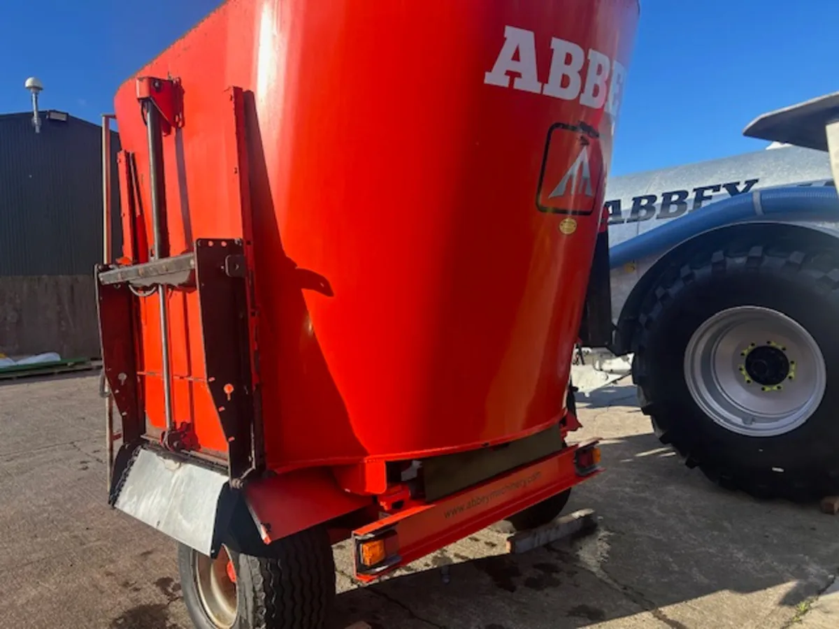 Abbey VF1000 tub feeder - Image 4