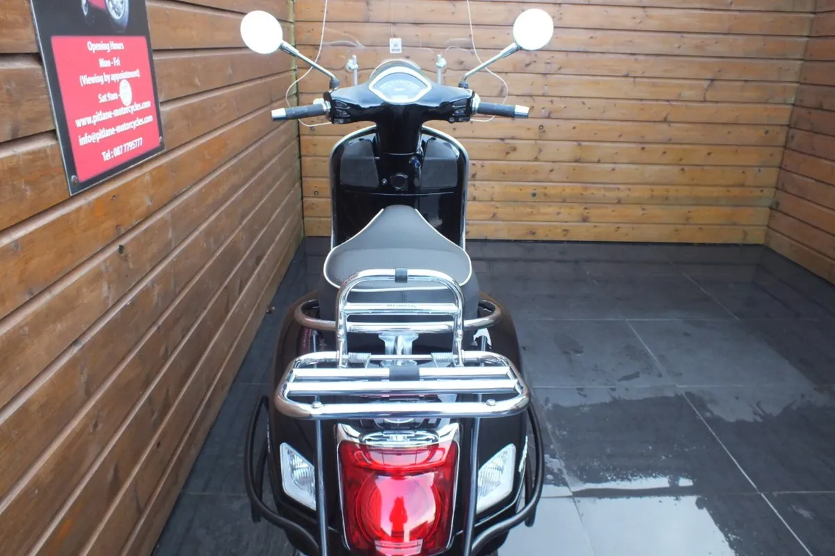 2020 Piaggio Vespa 125 (Immaculate, Low Miles) - Image 3