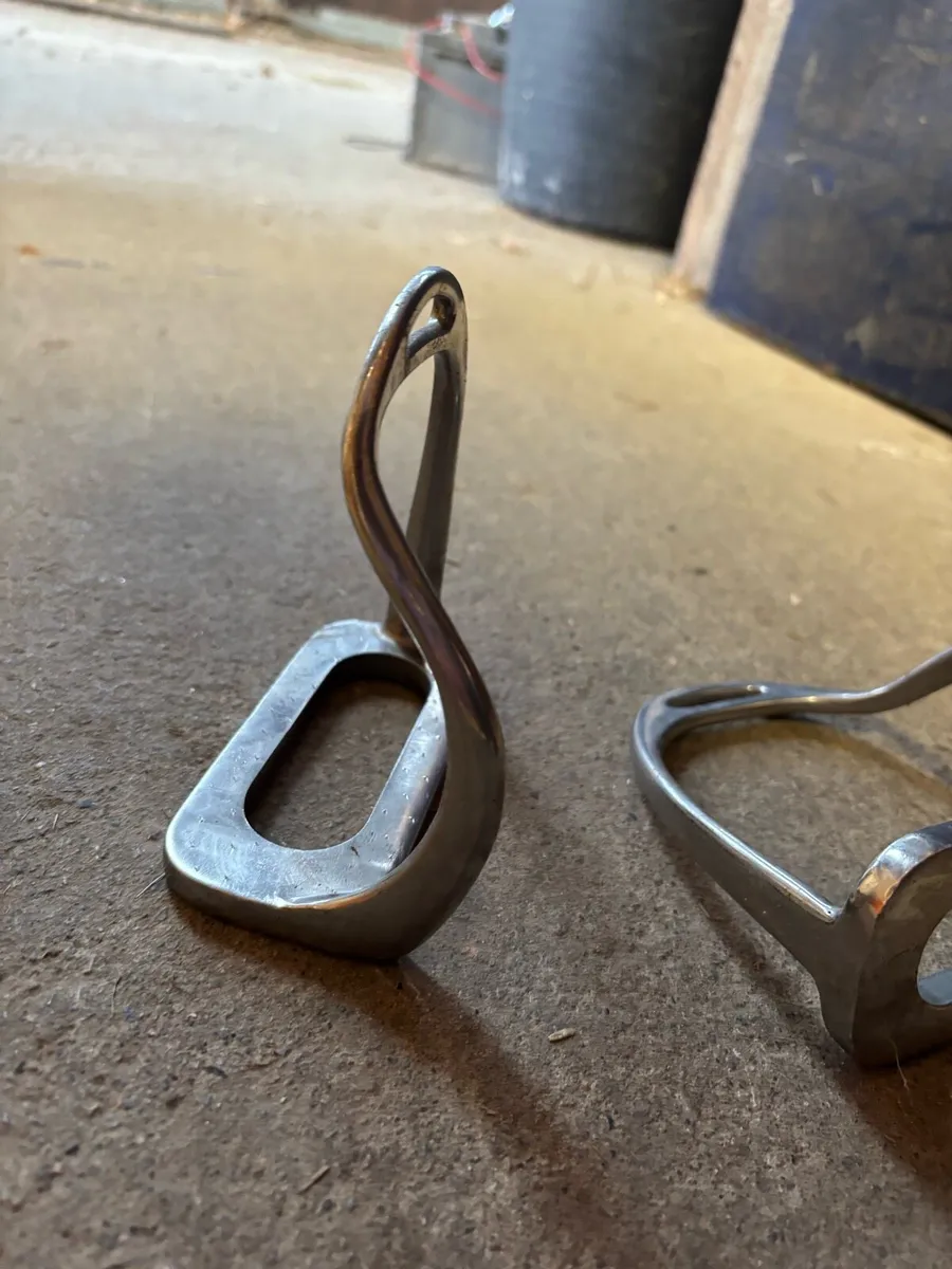 Stirrups - Image 1