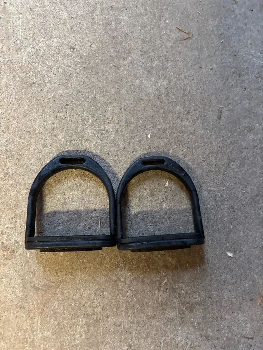 Stirrups - Image 1