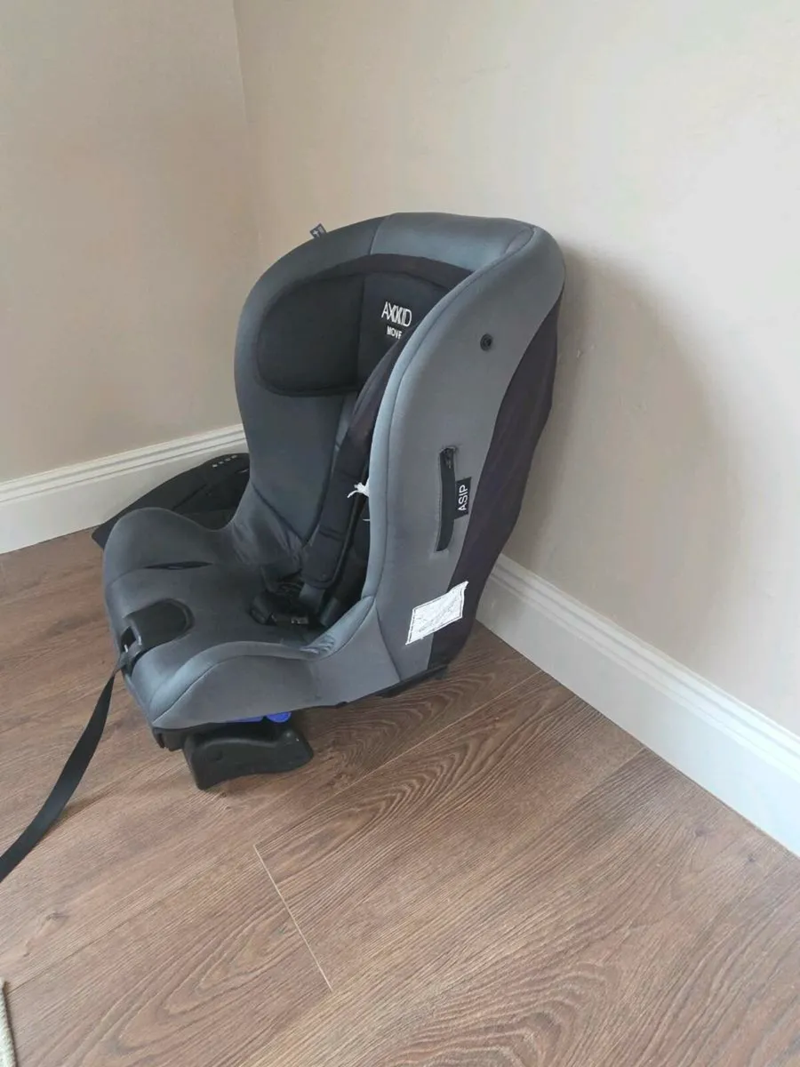 Axkid Move with tether straps for sale - Image 2