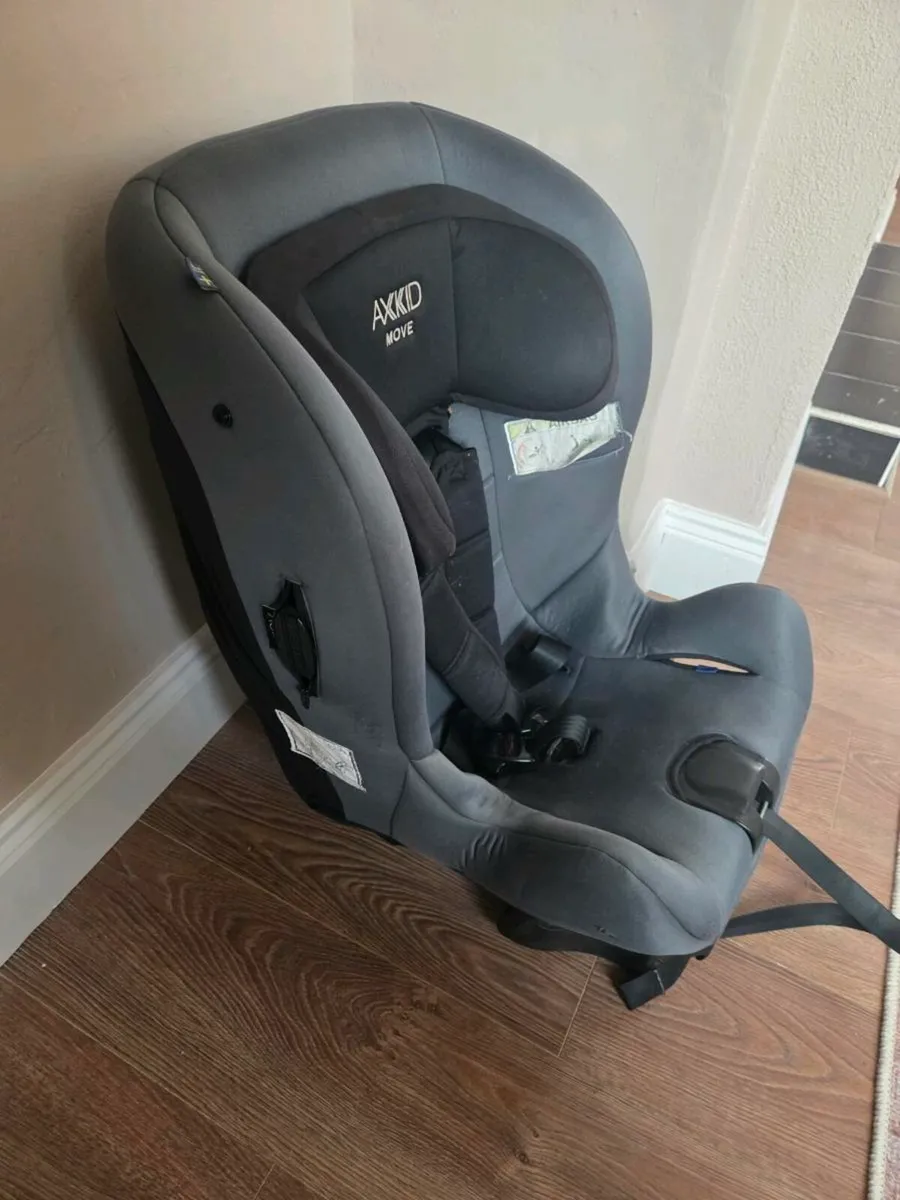 Axkid Move with tether straps for sale - Image 4