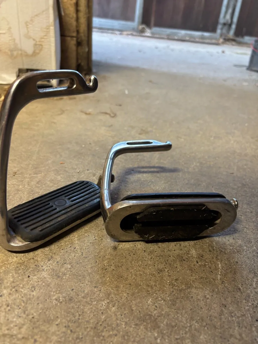Stirrups - Image 1