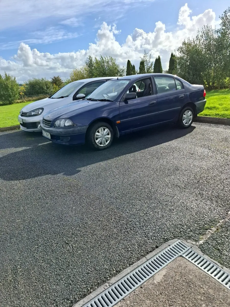 Toyota Avensis 2000 - Image 2