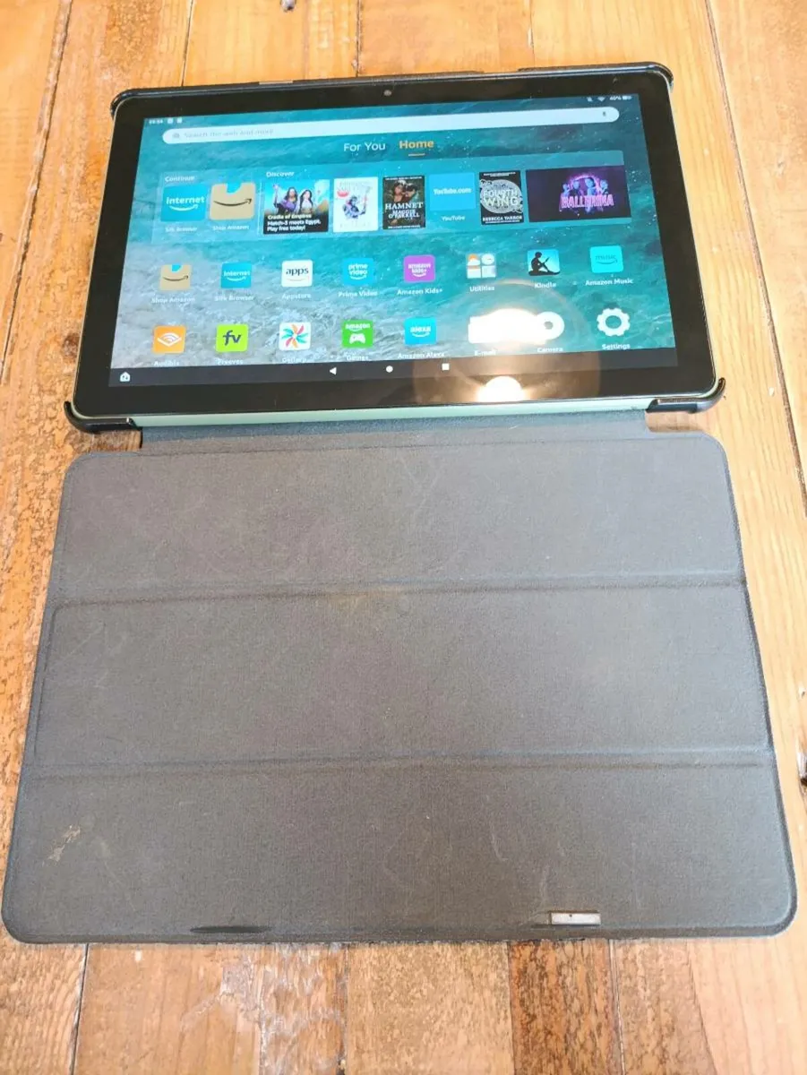 Amazon Kindle Fire HD 10 Tablet - Image 3