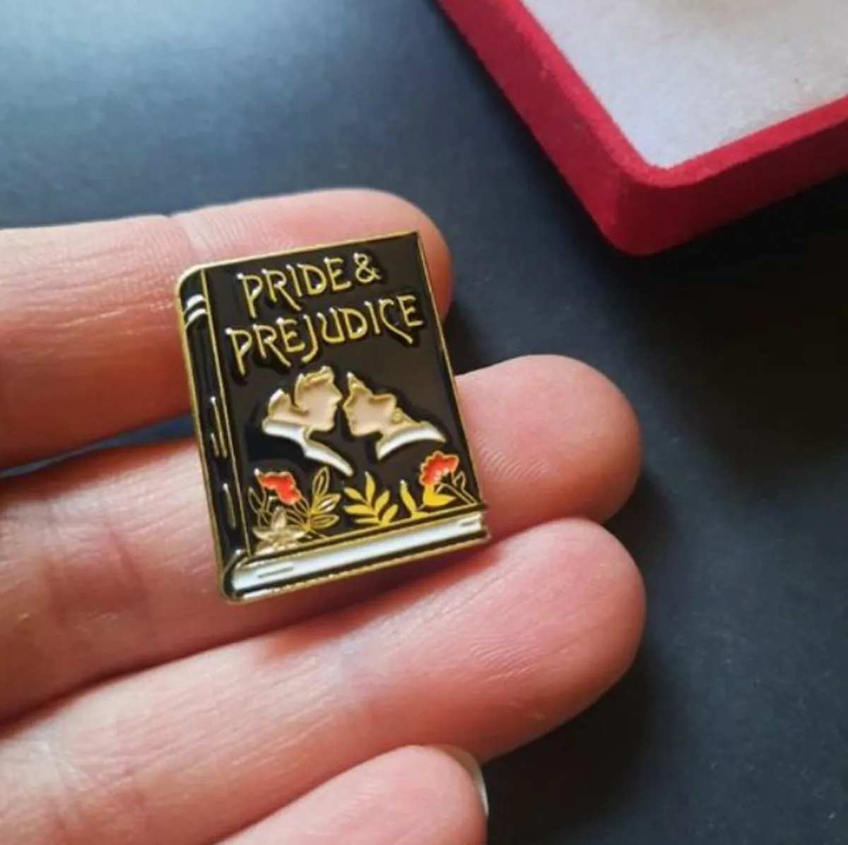 Lapel Pin Pride & Prejudice Jane Austen Romance - Image 1