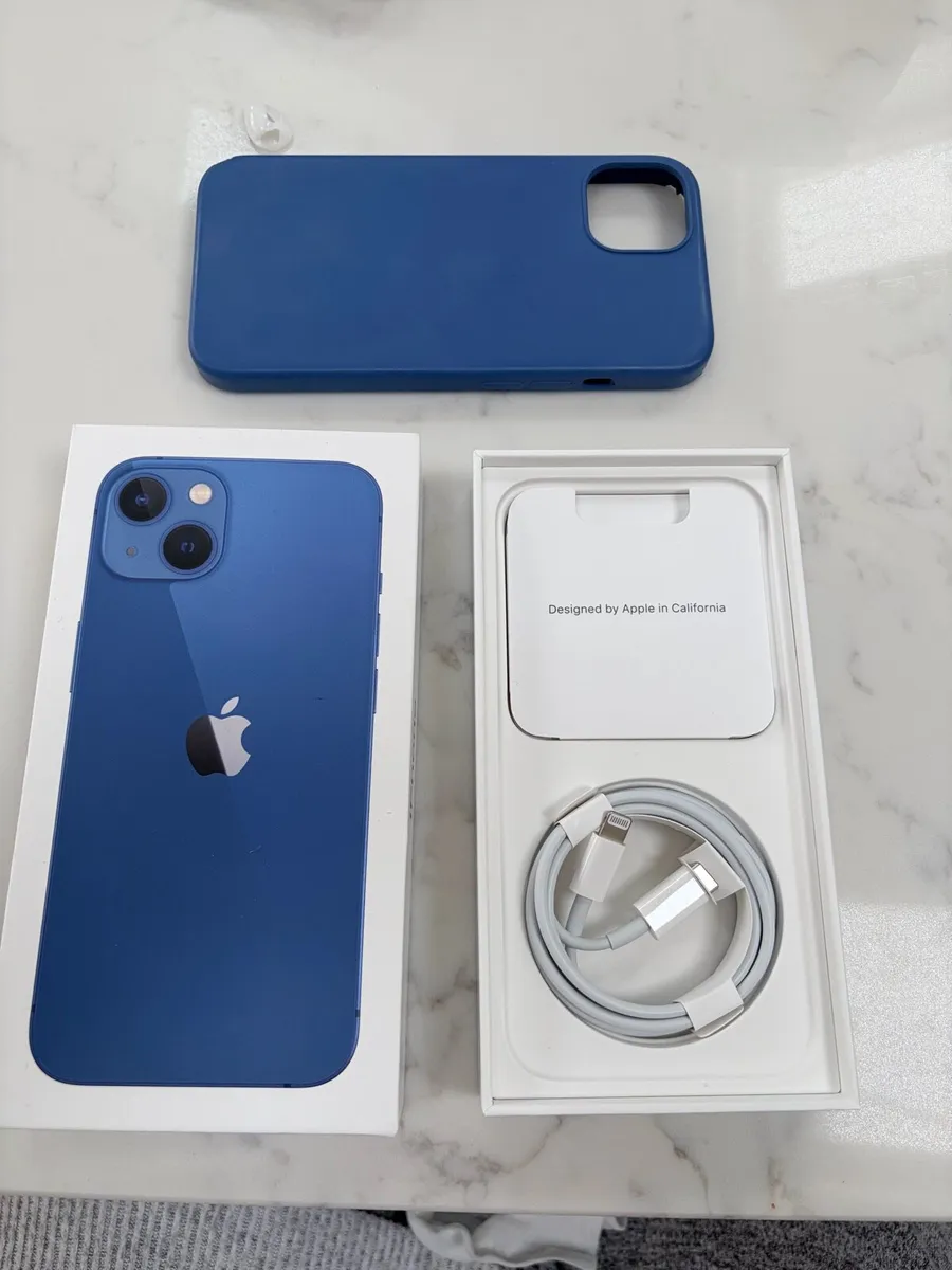 iPhone 13 128GB UNLOCKED - Image 1