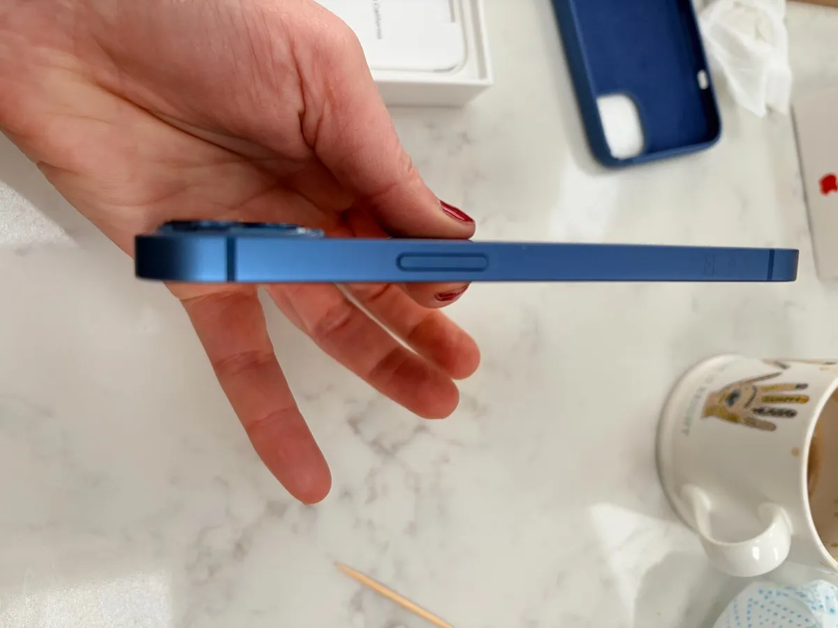 iPhone 13 128GB UNLOCKED - Image 4