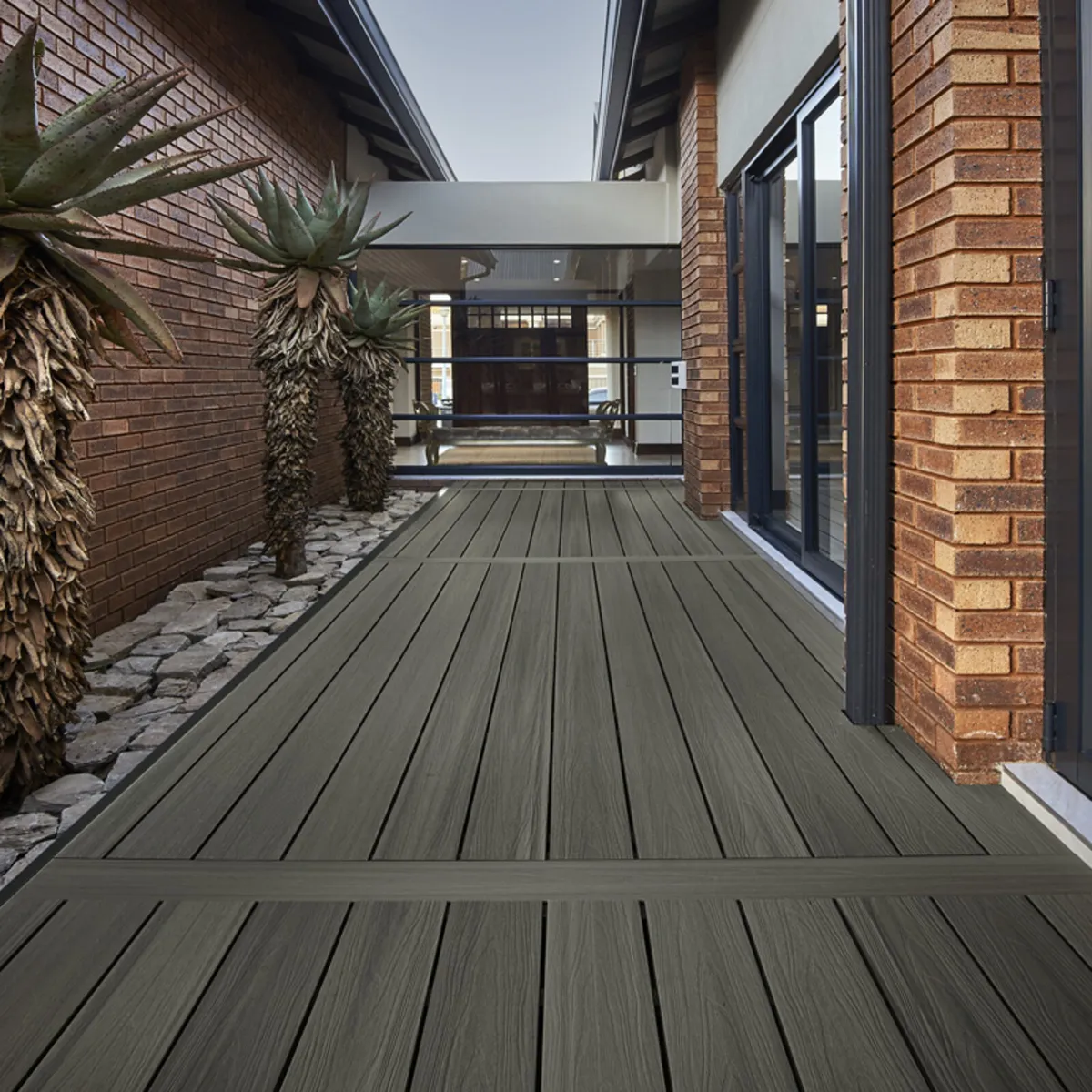 Composite decking - Image 3