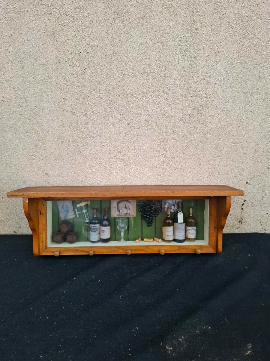 Towels shelf - Image 1