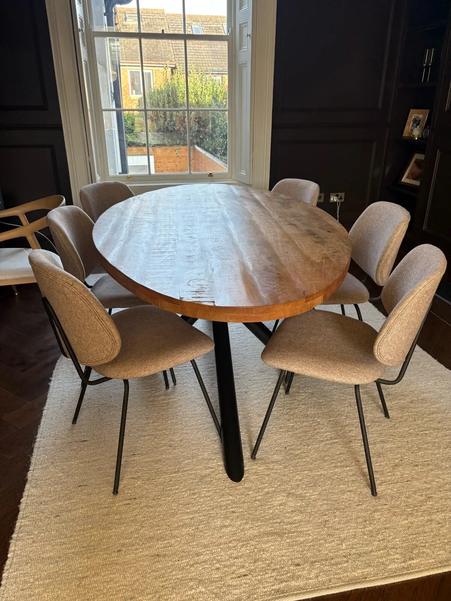 Dining Table and Chairs - Image 4