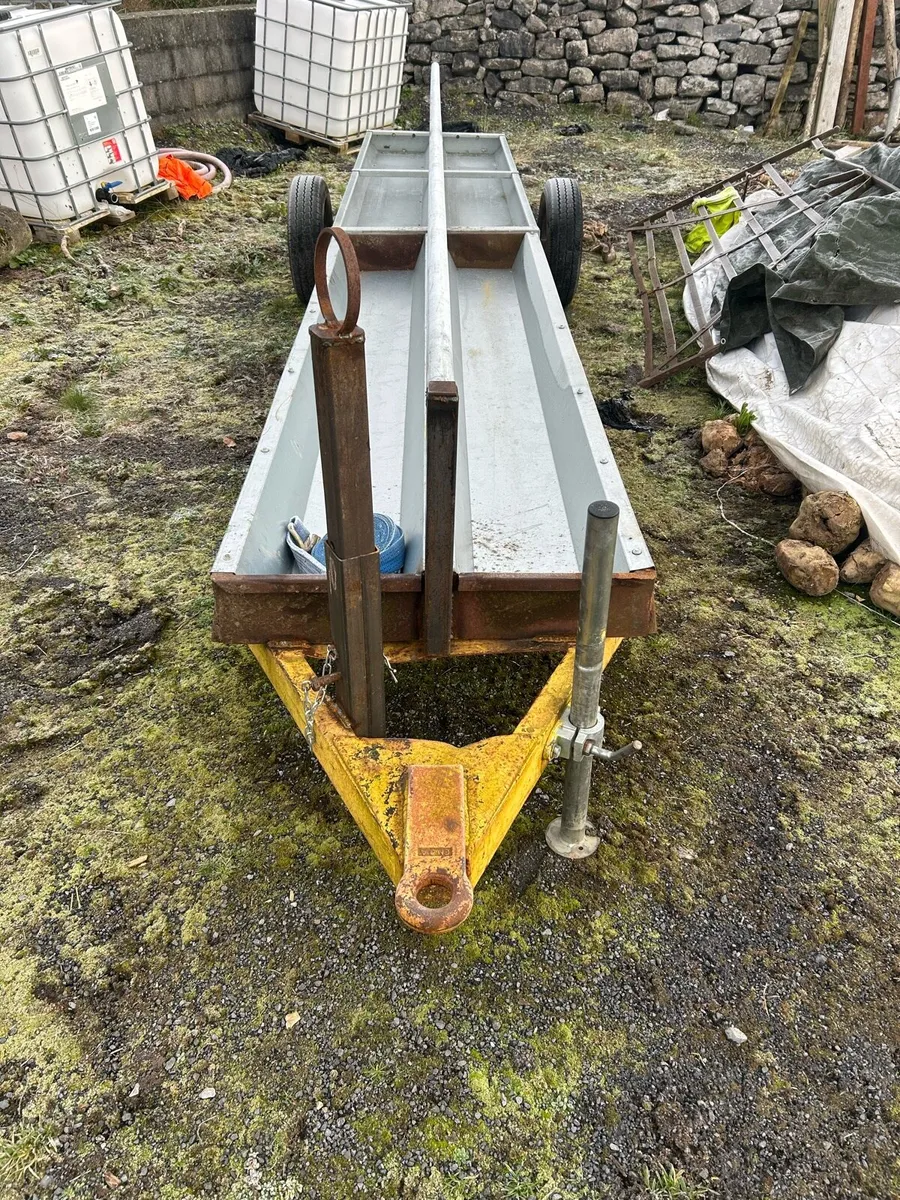 Beet chopper and feeding trailer - Image 3