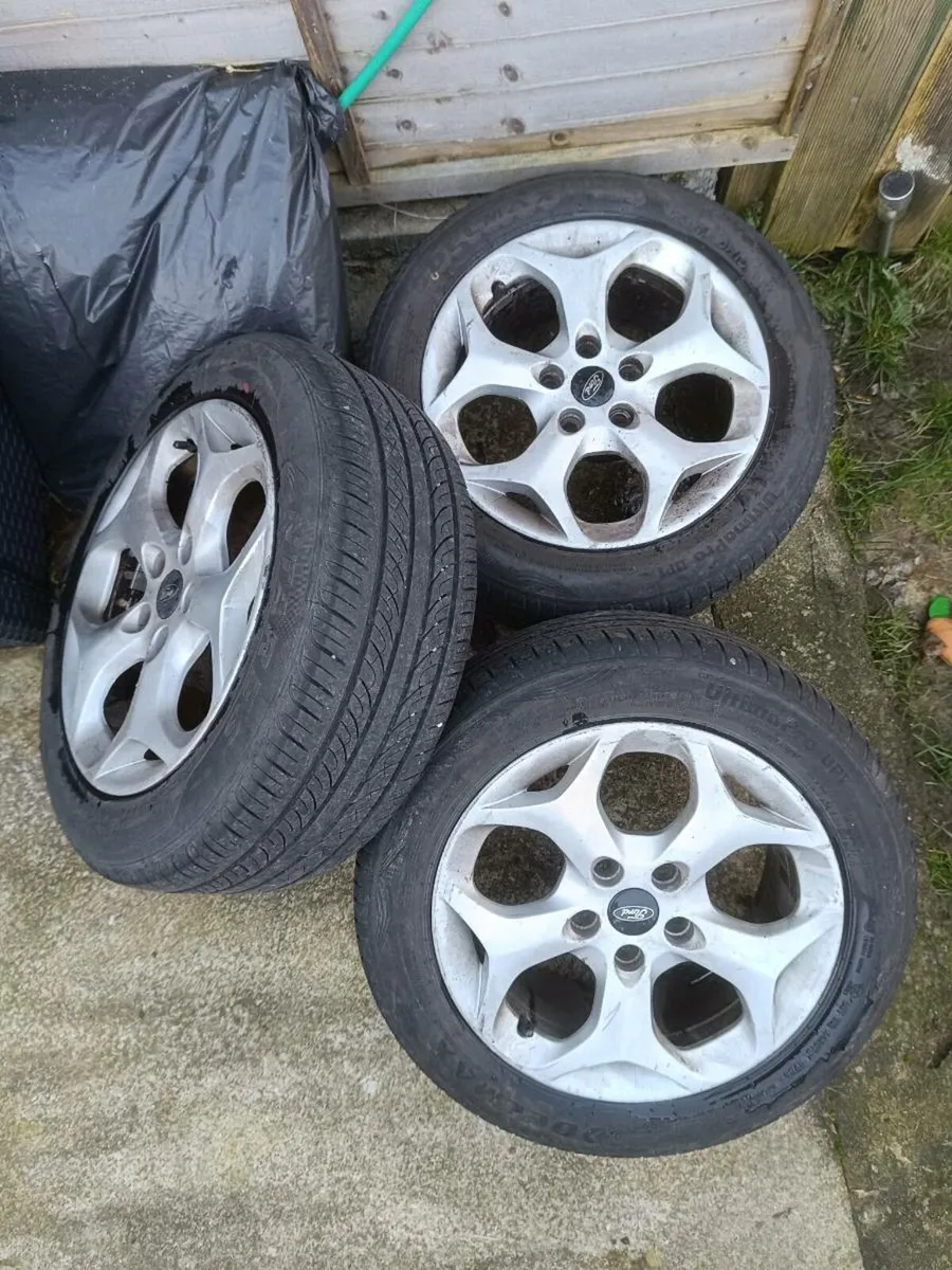 Ford Focus Alloy Wheels - Image 1