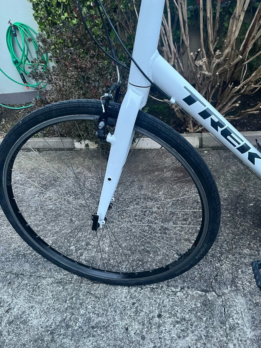 Trek Fx2,Hybrid bike. - Image 3