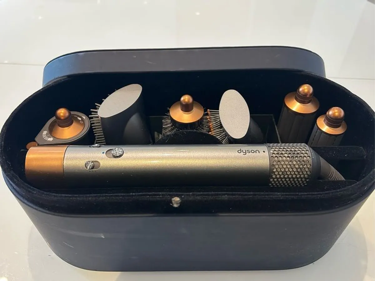 Dyson Airwrap multi-styler - Image 2