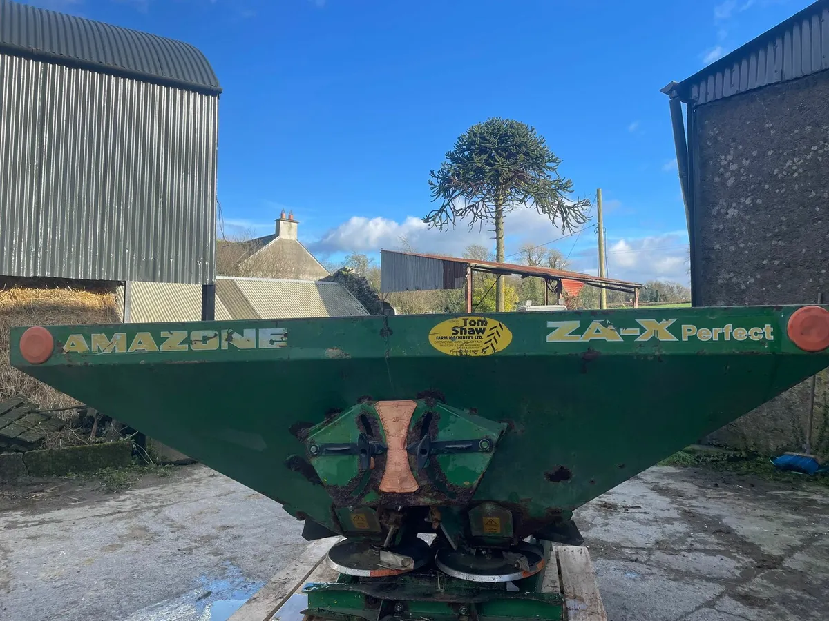 Amazone 902 Fertiliser spreader - Image 2