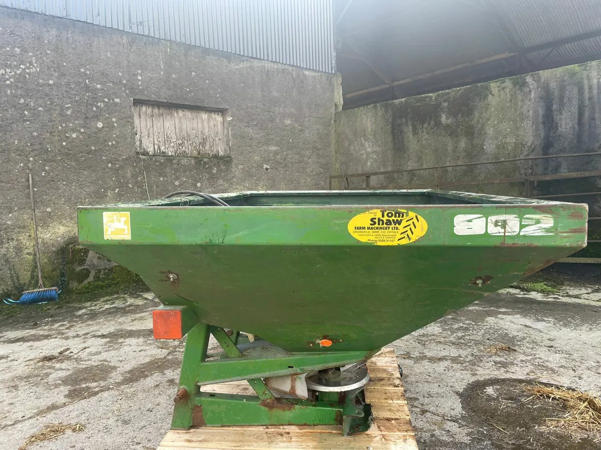 Amazone 902 Fertiliser spreader - Image 3
