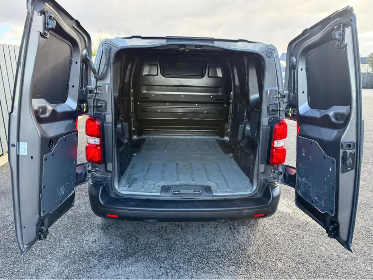 Toyota Proace LOW MILES - ACTIVE MODEL - Image 4