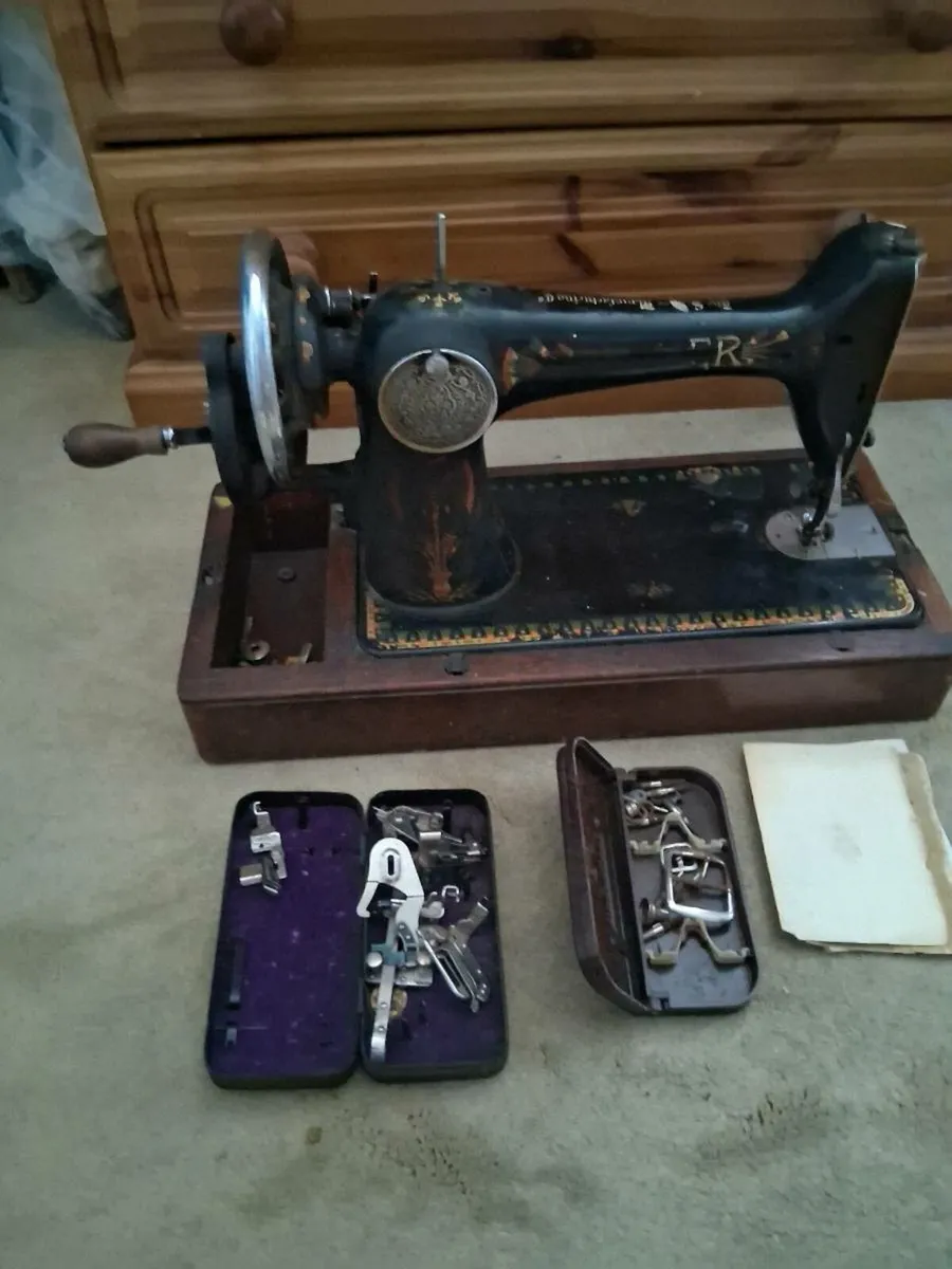 Sewing machines - Image 2