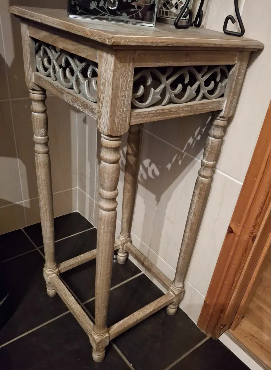 Pair of Tall Vintage-Style Pedestal Tables... - Image 2