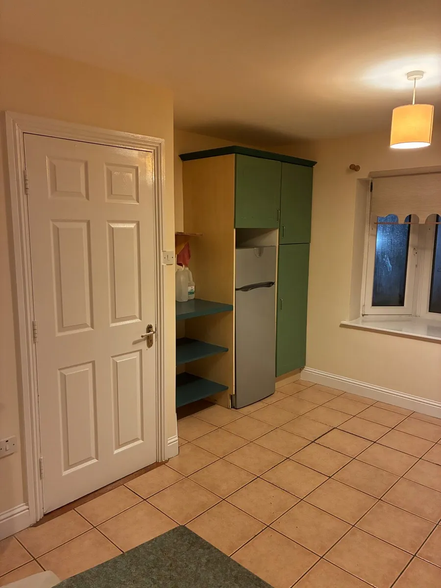 Room for Rent - Image 3