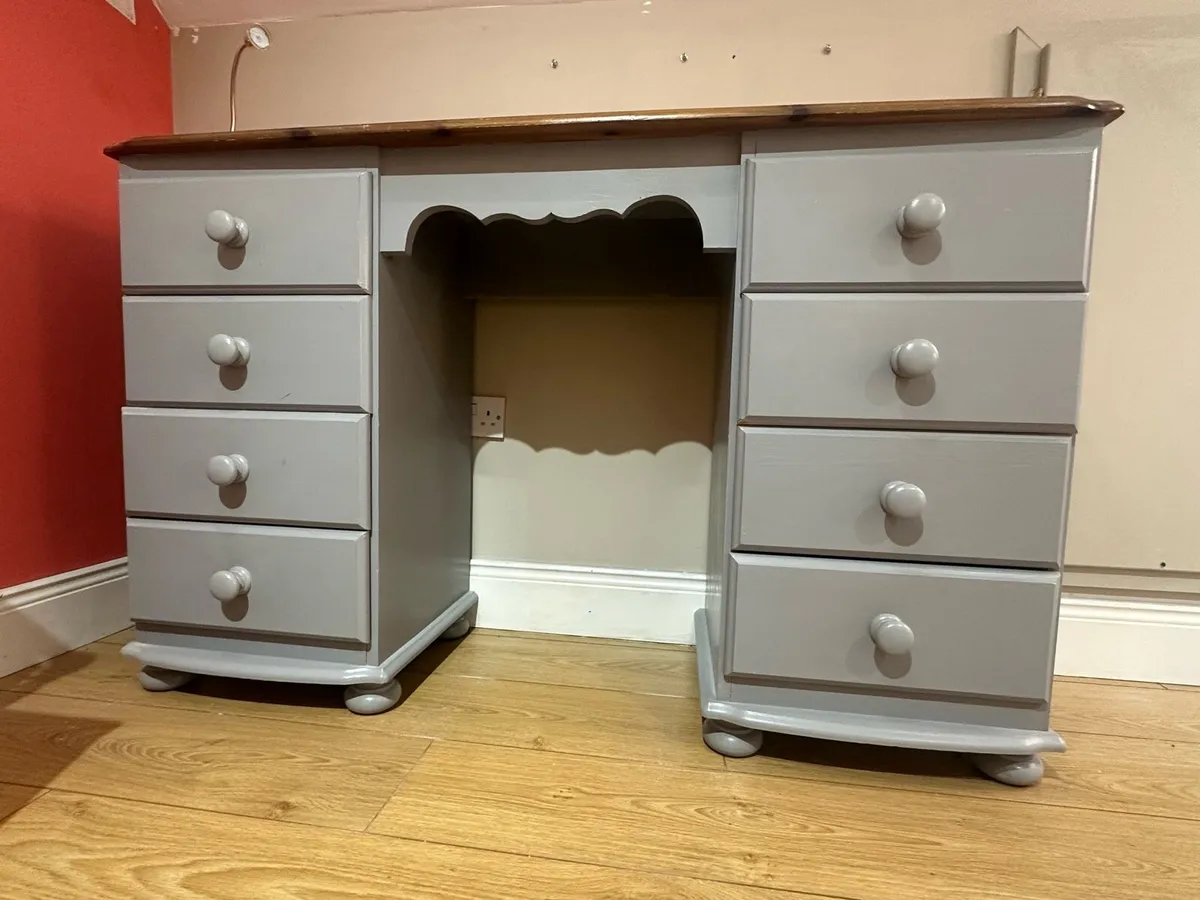 Dressing table / Vanity - Image 1