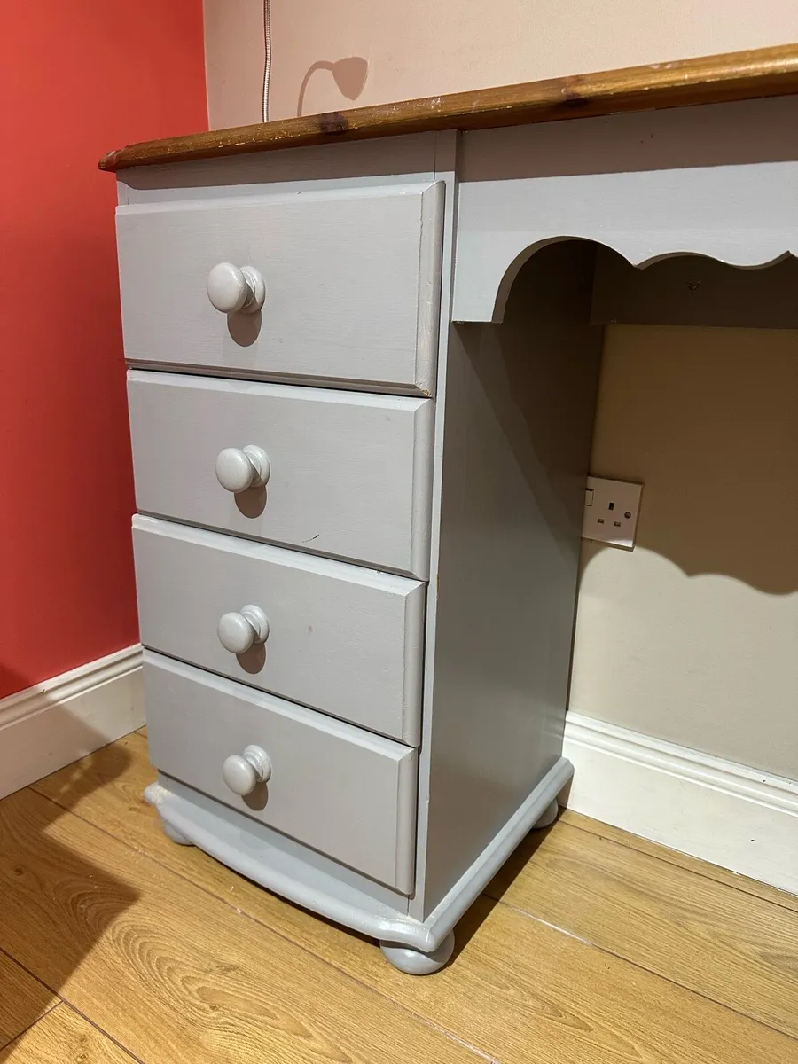 Dressing table / Vanity - Image 3