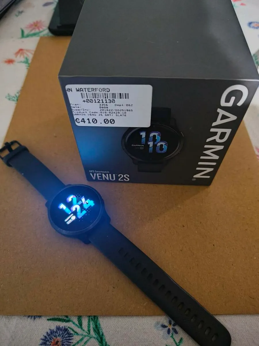 2x Garmin venu watches good condition - Image 2