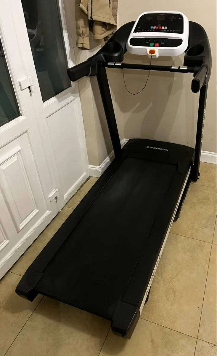 Horizon Adventure 1 treadmill 1-18km per hr - Image 4