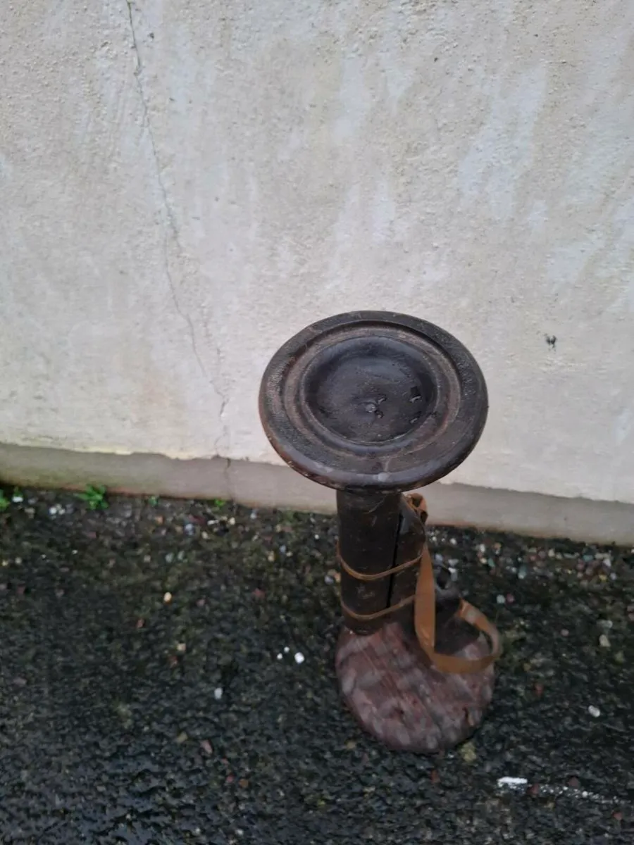 Small plant pot support possible to post - Image 3