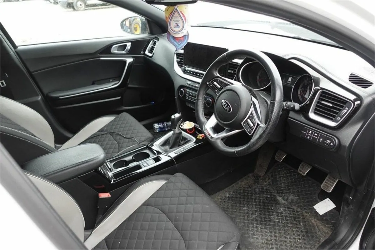 2018 Kia Pro ceed for breaking - Image 2