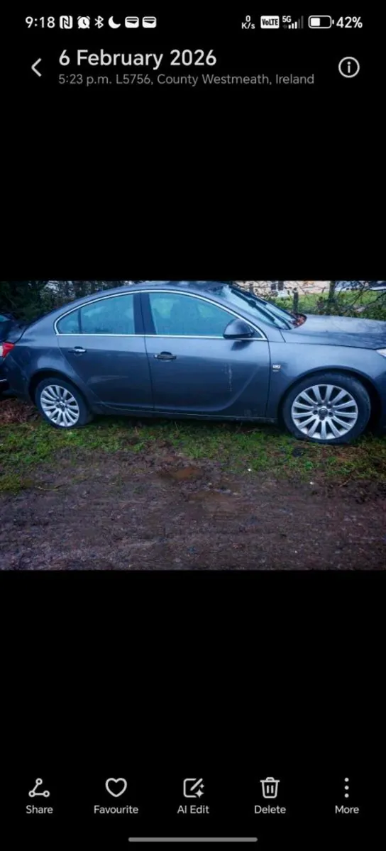 Insignia parts - Image 1