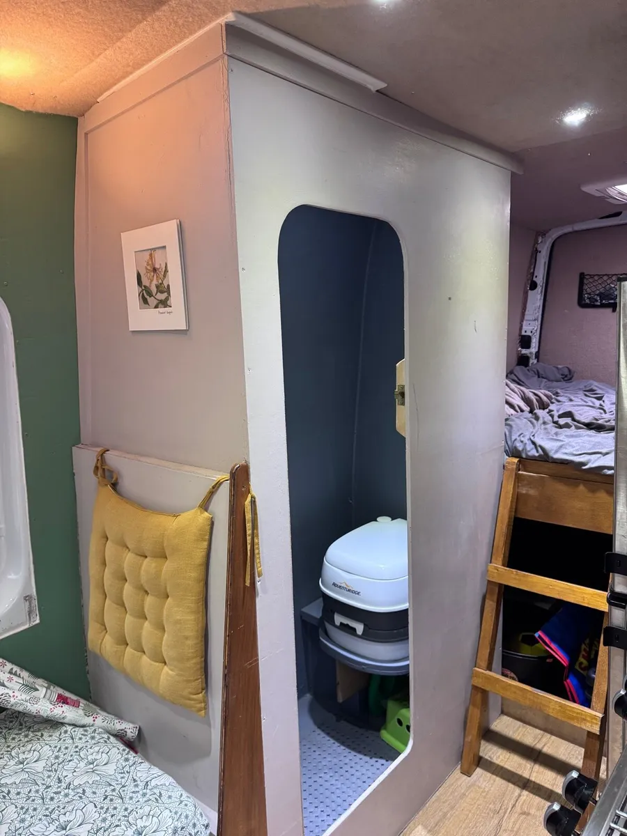 Mercedes sprinter Camper - Image 4