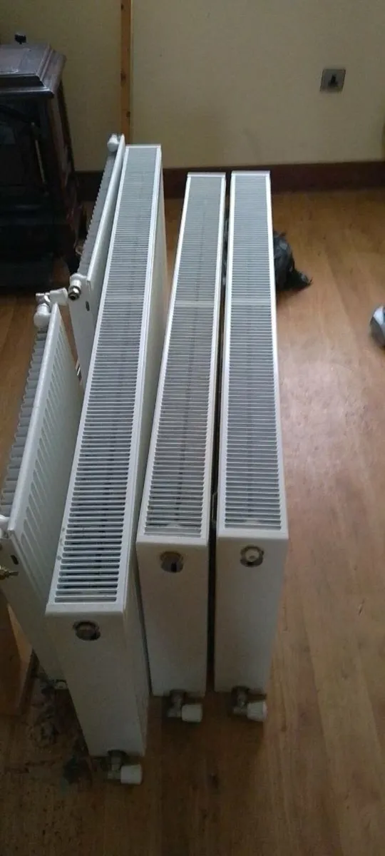 Oil stove and radiators - Image 4