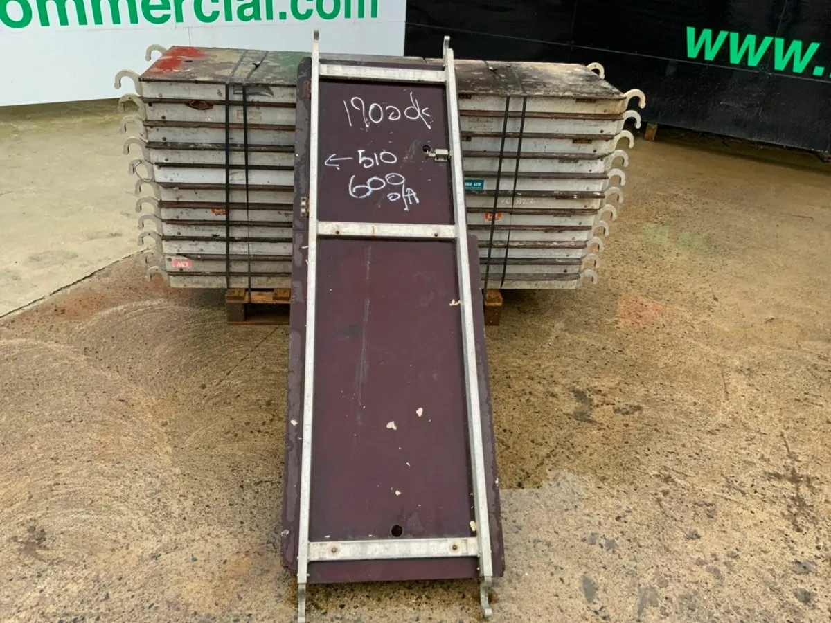 1900mm ALUMINIUM STAGING PLATFORM......1900. - Image 2