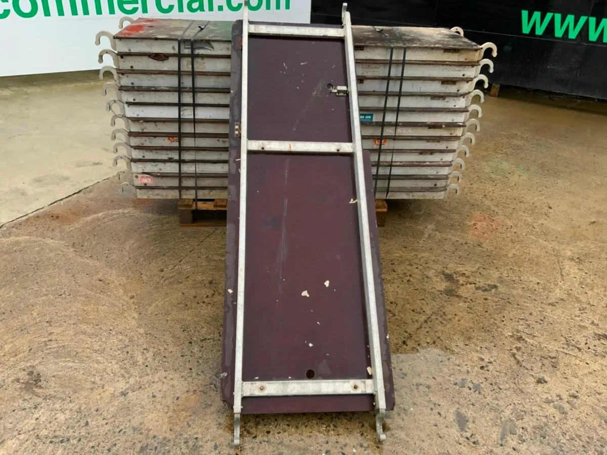 1900mm ALUMINIUM STAGING PLATFORM......1900. - Image 3