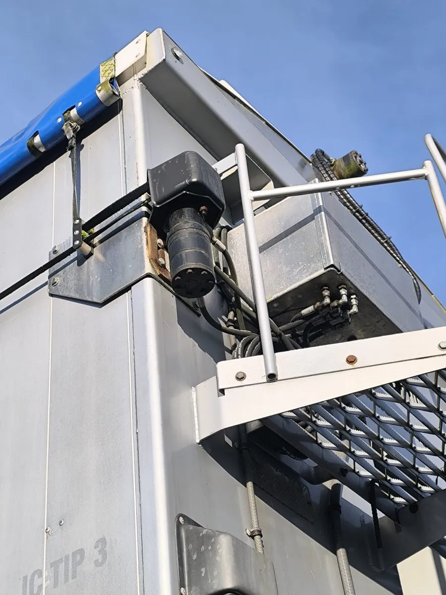 Bulk tipper - Image 4