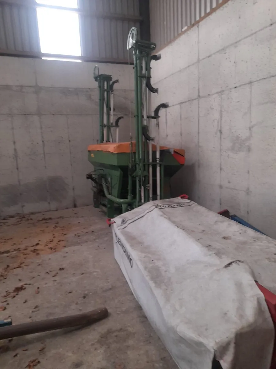 Fertiliser distributor - Image 2