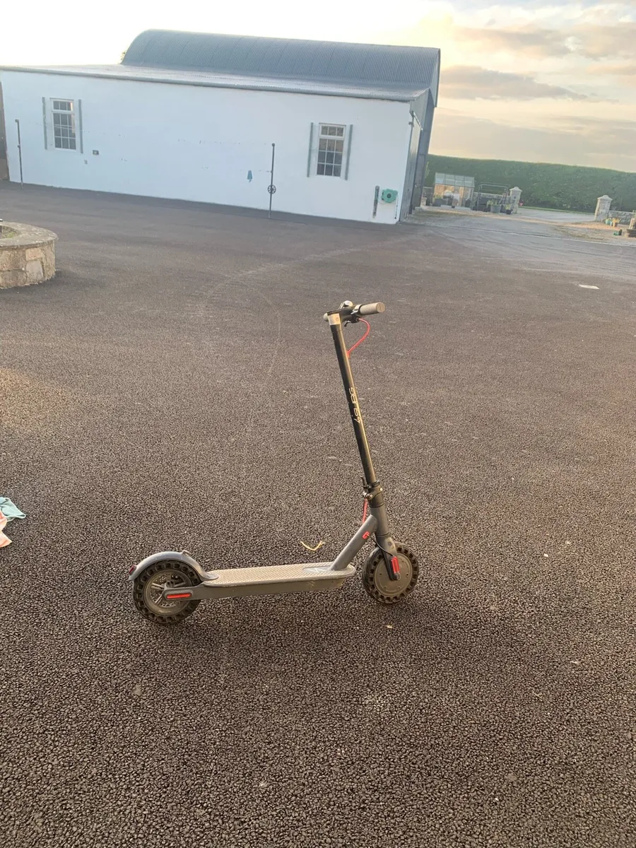 Electric scooter - Image 2