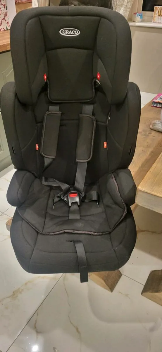 Graco Car Seat - Image 1