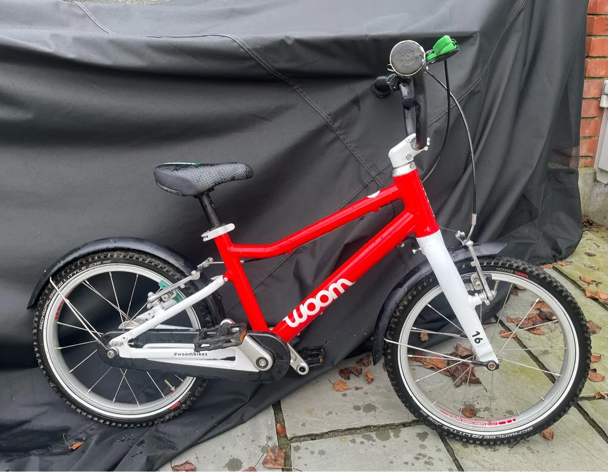 Woom 3 red kids bike