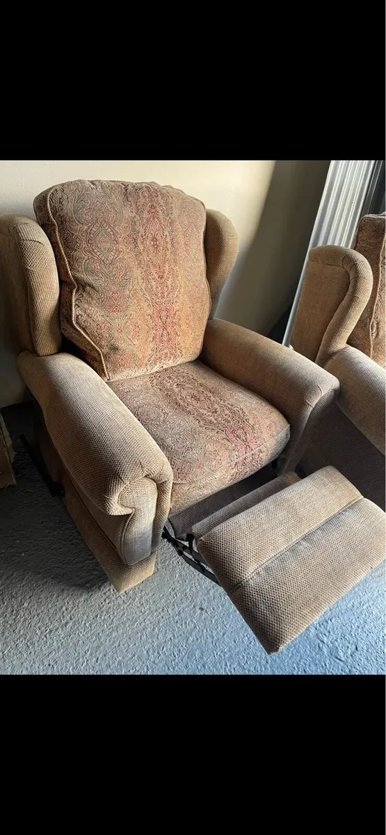 Couch and chairs - Image 2