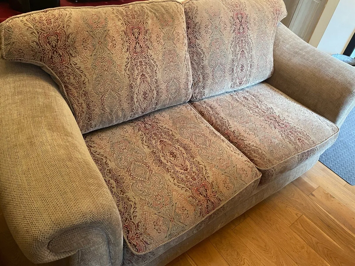 Couch and chairs - Image 3